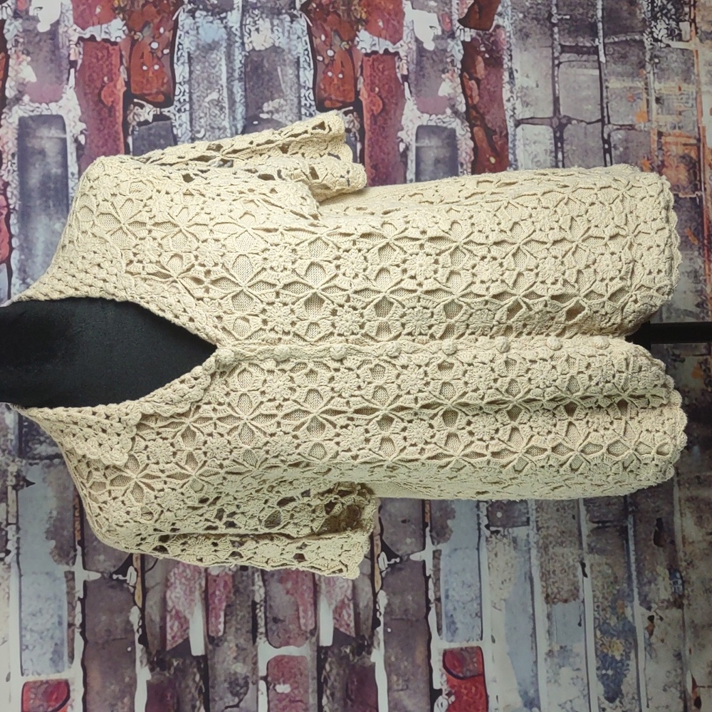 Maurada Floral Crochet Sweater/Top